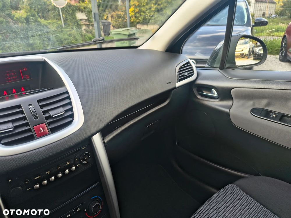 Peugeot 207 95 VTi Premium - 28
