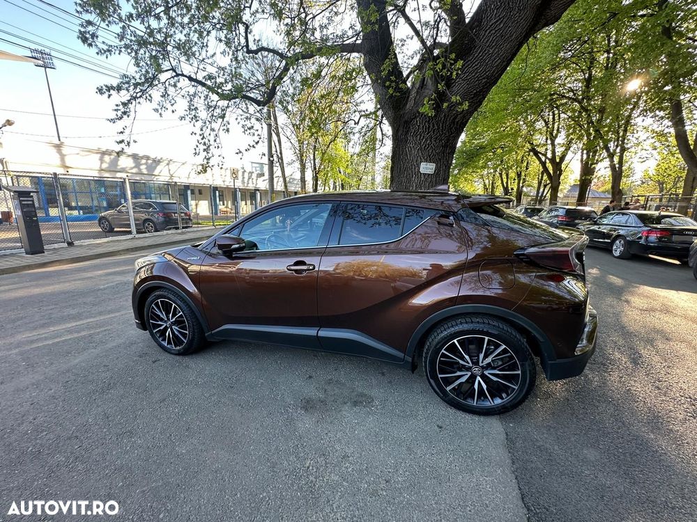 Toyota C-HR Lounge - 1