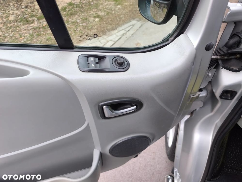 Opel Vivaro - 17