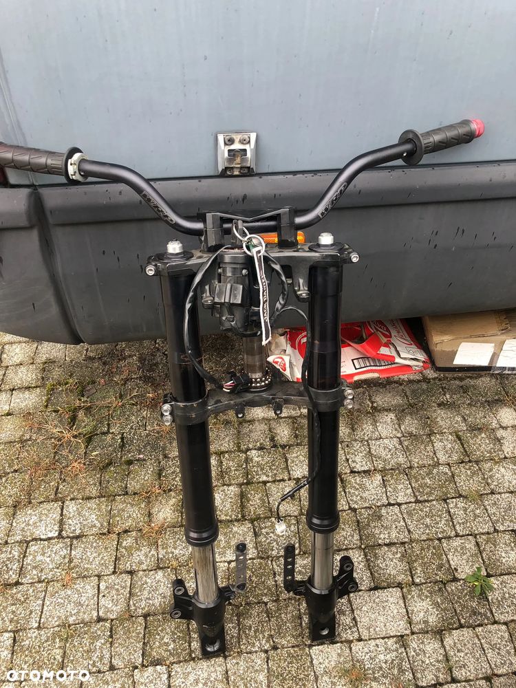 Kawasaki Z750 uchwyt rejestracji  zawieszenie lagi - 1