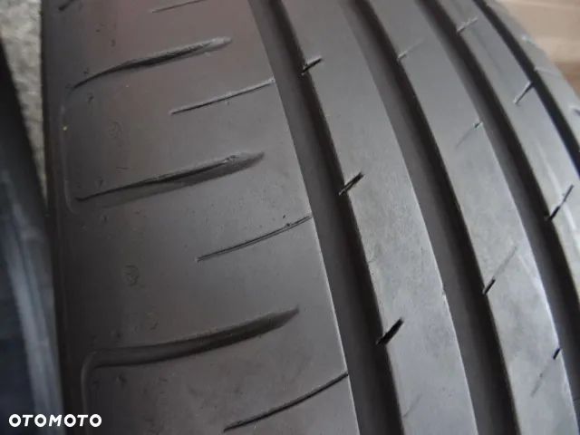205/55/R17 91V Goodyear Efficient Grip Performance - 4