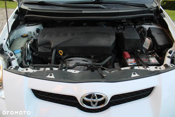 Toyota Auris 1.33 VVT-i Premium + - 24