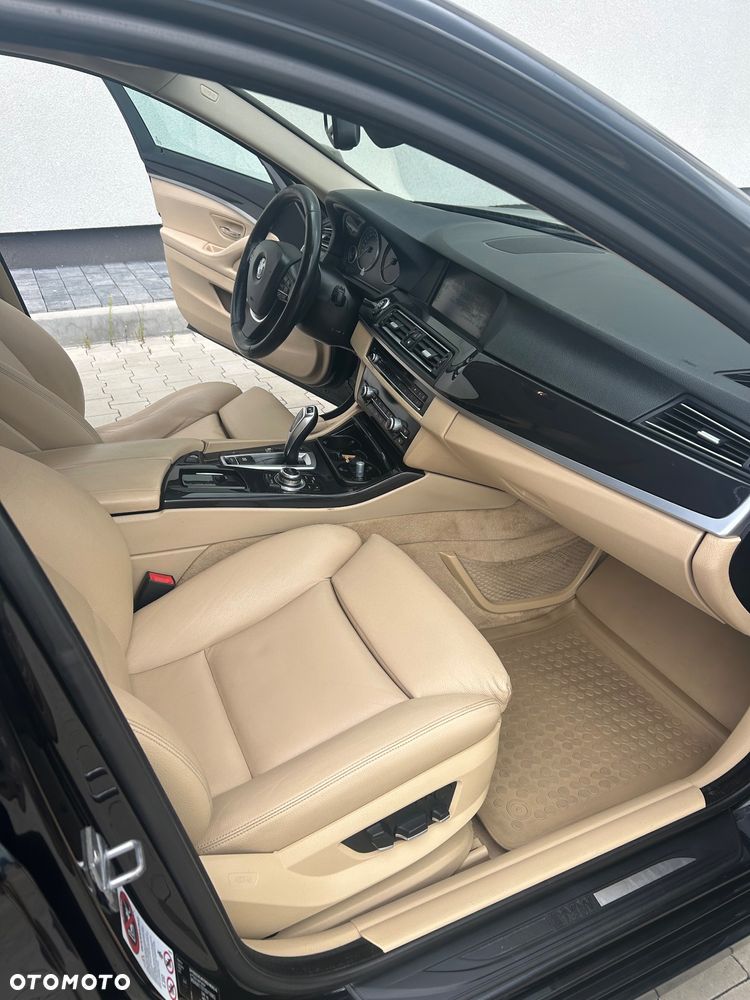 BMW Seria 5 520d xDrive - 9