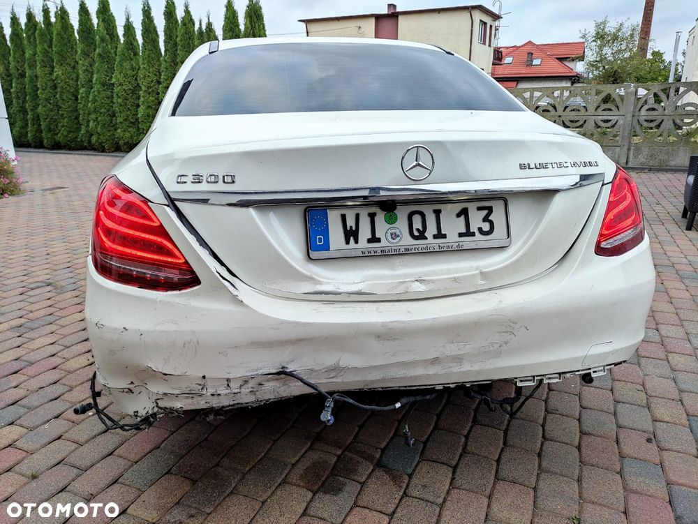 Mercedes-Benz Klasa C 300 BlueTEC Hybrid 7G-TRONIC Edition 1 - 39