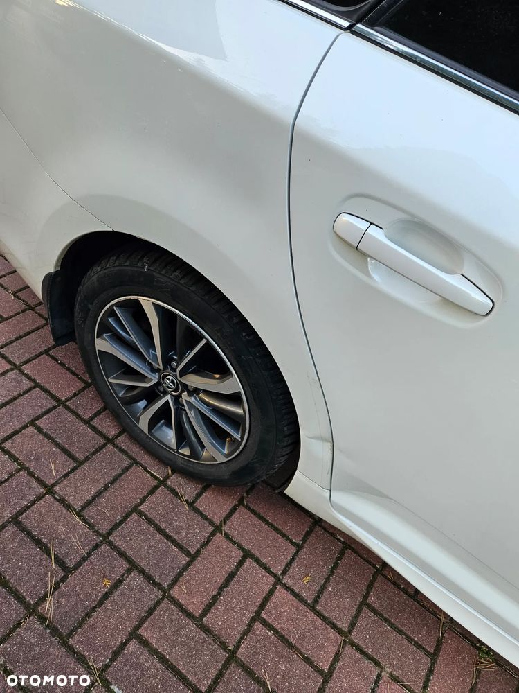 Toyota Avensis 2.0 Premium MS - 8