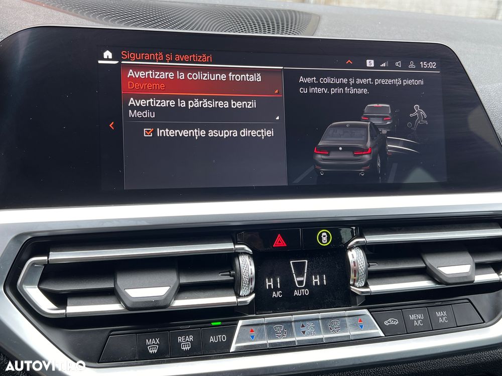 BMW Seria 3 320i Aut. Sport Line - 34