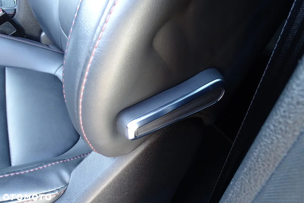 MG EHS 1.5T-GDI PHEV Luxury - 13