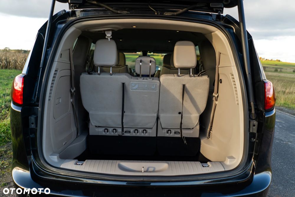 Chrysler Pacifica - 22