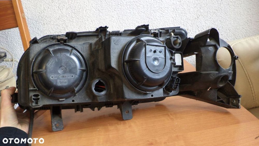 Lampa lewy prawy przód VOLVO 89002809 04HCR7177 - 3