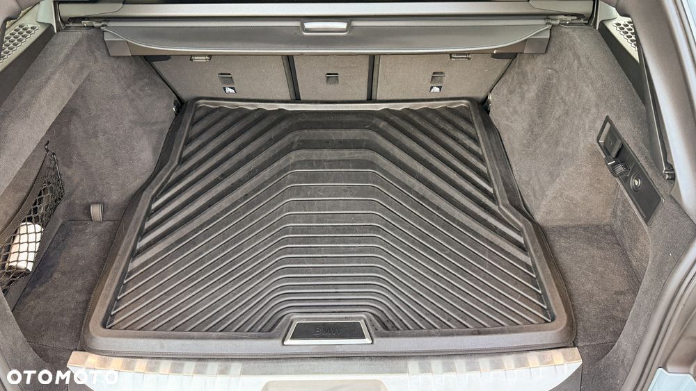 BMW Seria 3 330e xDrive M Sport sport - 26