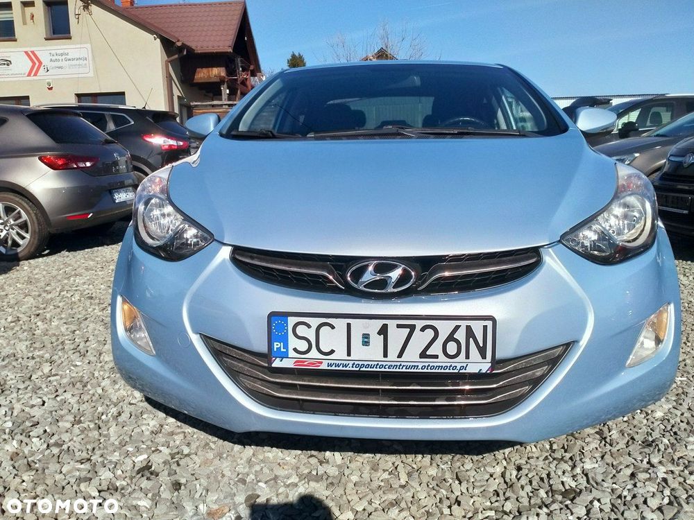 Hyundai Elantra - 10