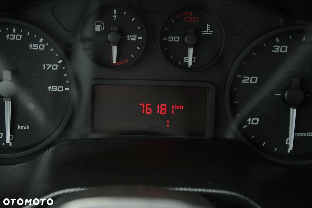 Iveco DAILY 35-150  * WYWROTKA * NISKI PRZEB: 76 000km * ZNAKOMITY STAN! - 27