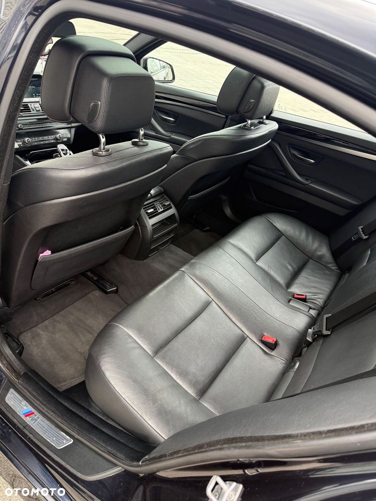 BMW Seria 5 525d xDrive - 16