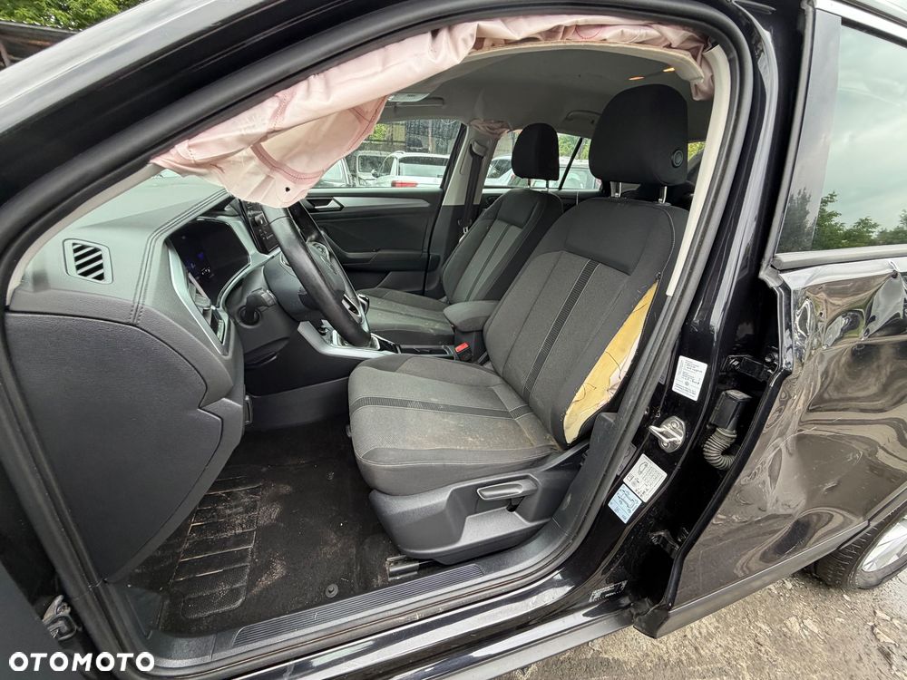 Volkswagen T-Roc - 13