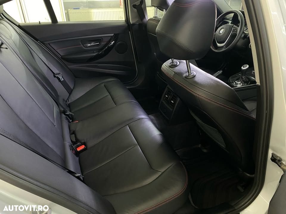 BMW Seria 3 320i Efficient Dynamics Edition Sport Line - 7