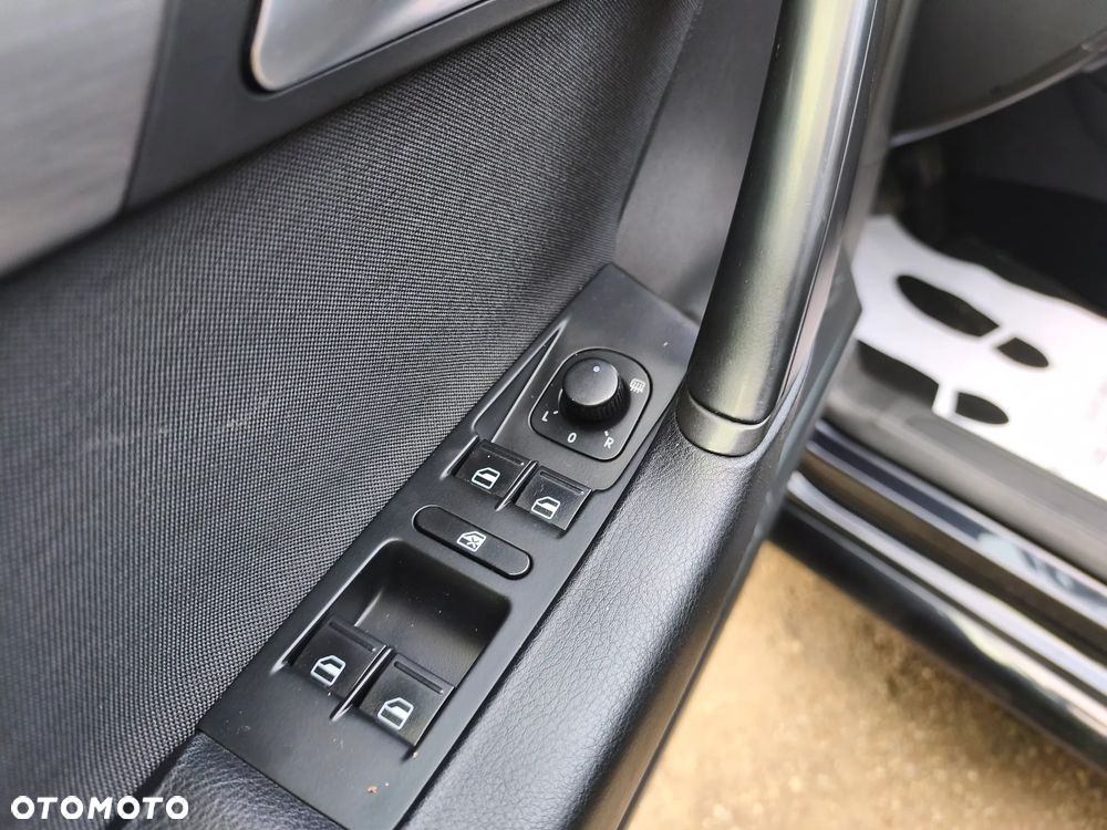 Volkswagen Passat 2.0 TDI Trendline - 29