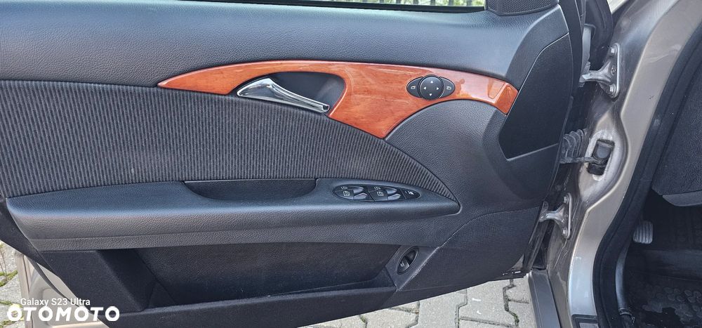 Mercedes-Benz Klasa E - 26