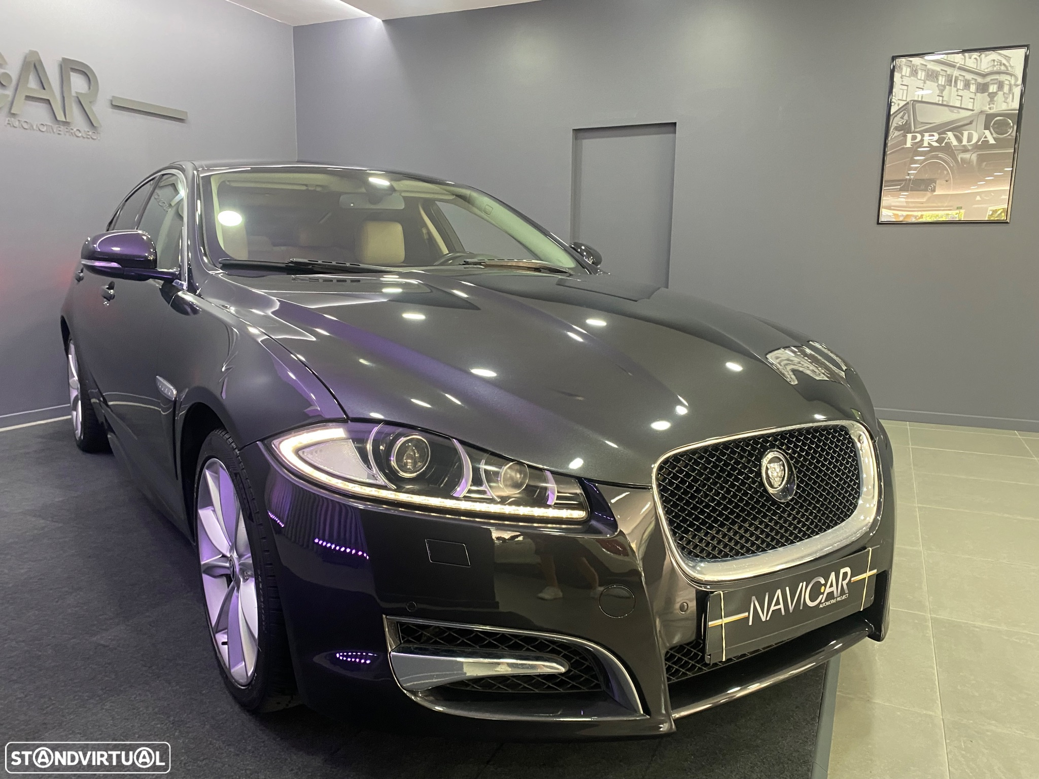 Jaguar XF 2.2 D R-Sport - 22