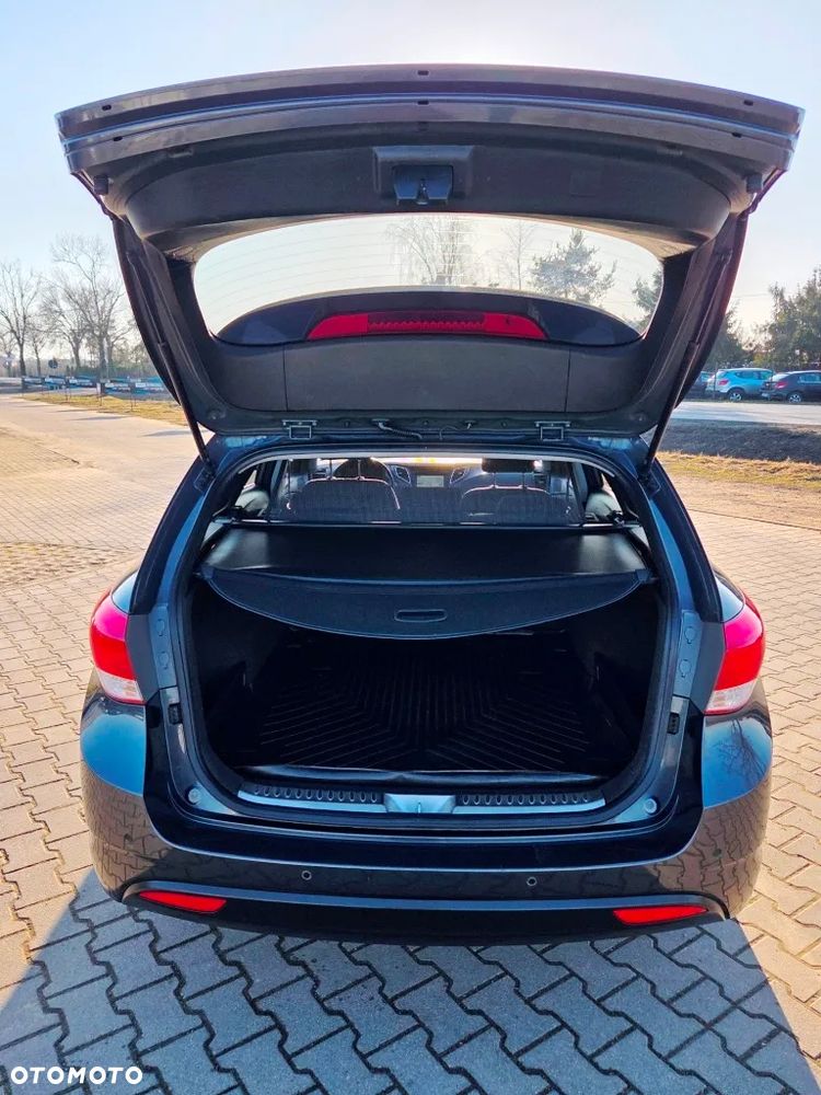 Hyundai i40 Kombi blue 1.7 CRDi Style - 12