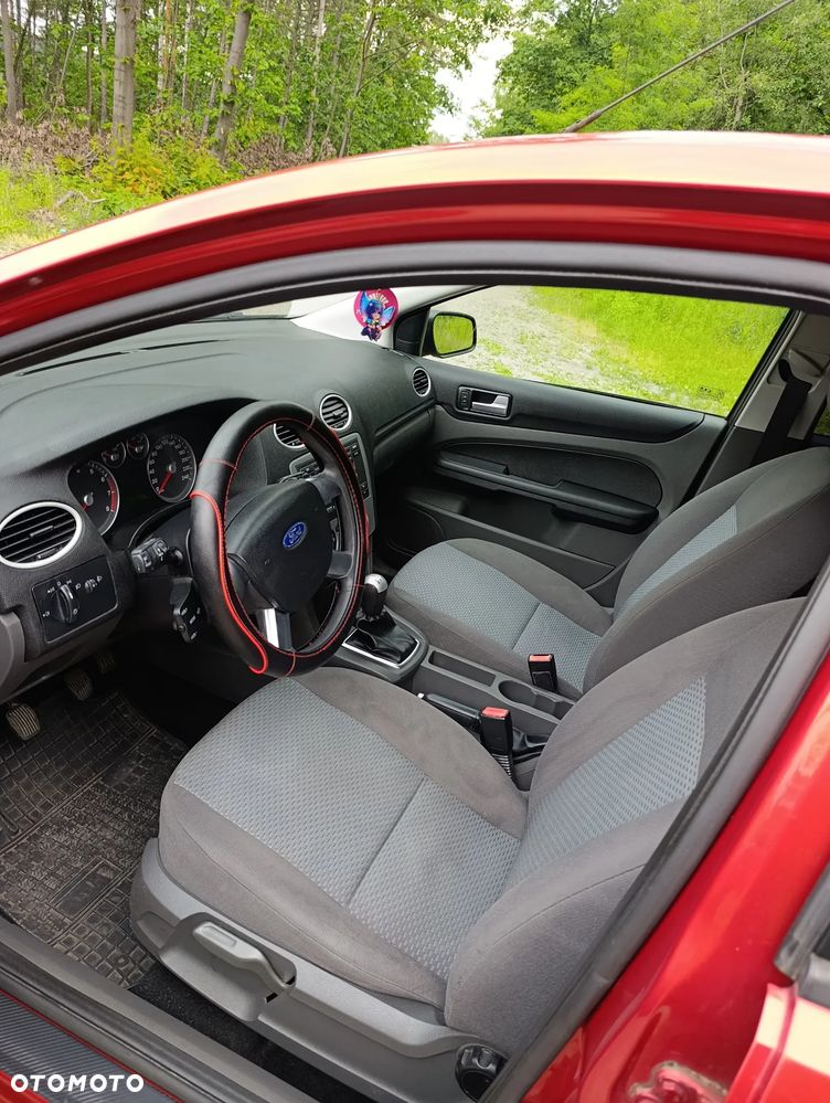Ford Focus 1.6 Ambiente - 19