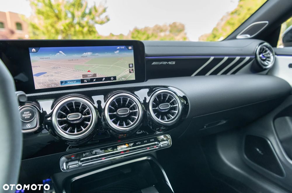 Mercedes-Benz CLA - 31
