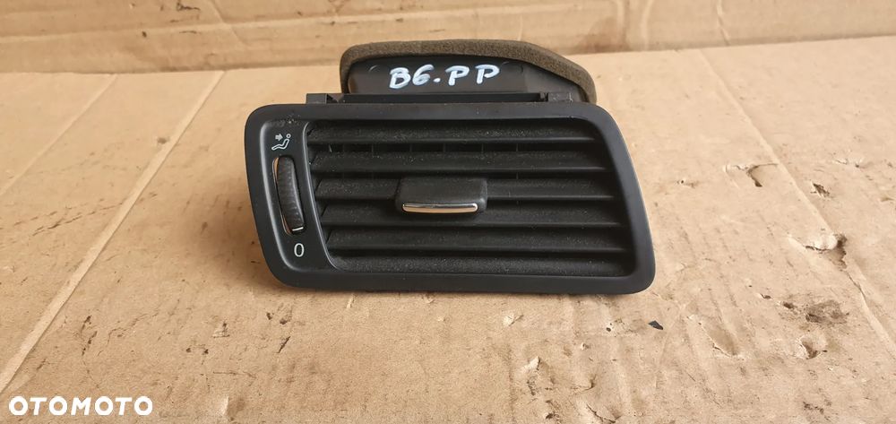 Kratka nawiewu powietrza prawa VW Passat B6 3C1819702F - 2