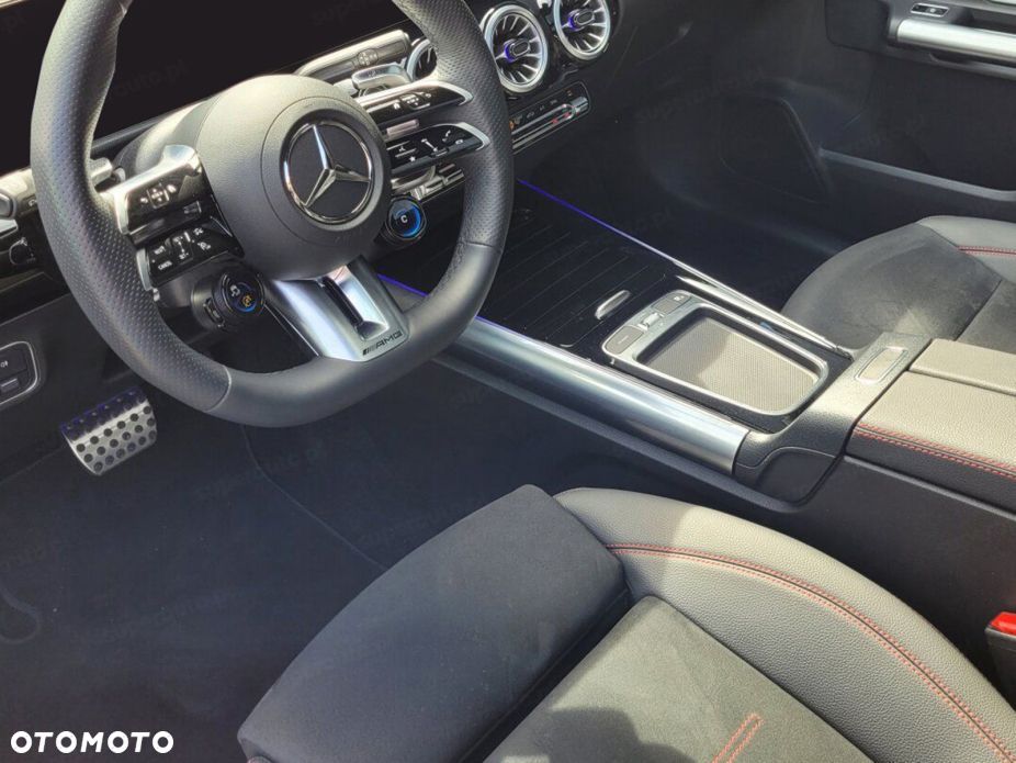 Mercedes-Benz GLA - 7