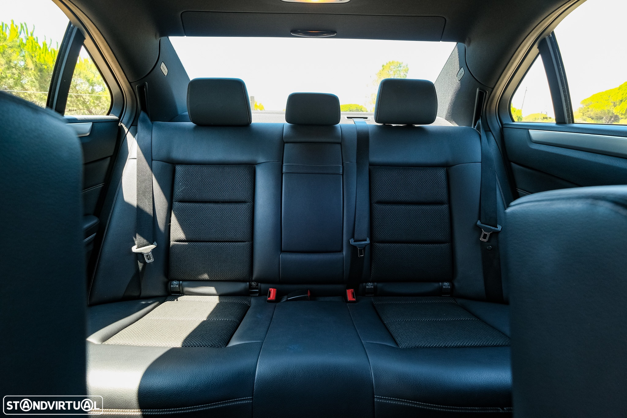 Mercedes-Benz E 220 CDi Executive BlueEfficiency Auto. - 23
