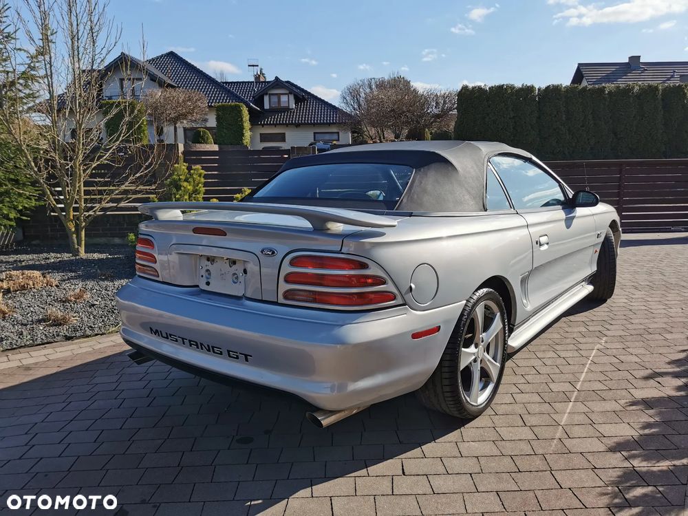 Ford Mustang - 10