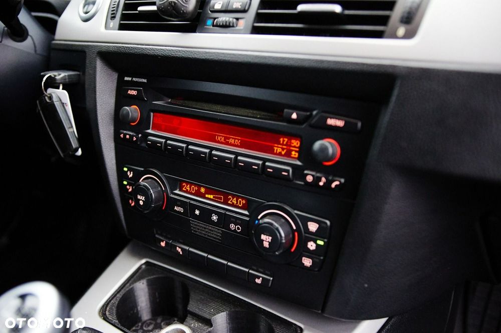 BMW Seria 3 318d - 27