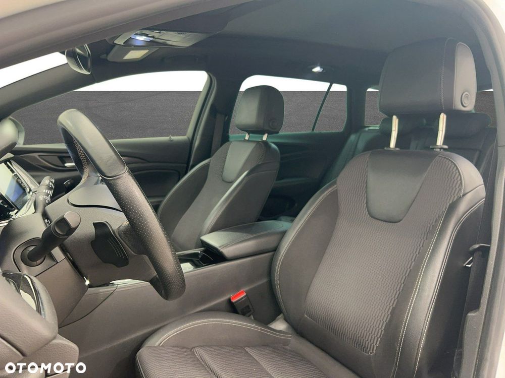 Opel Insignia - 10