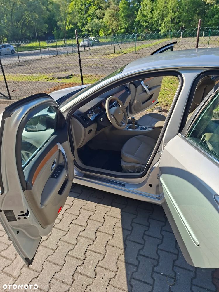 Renault Laguna 2.0 dCi Initiale - 11