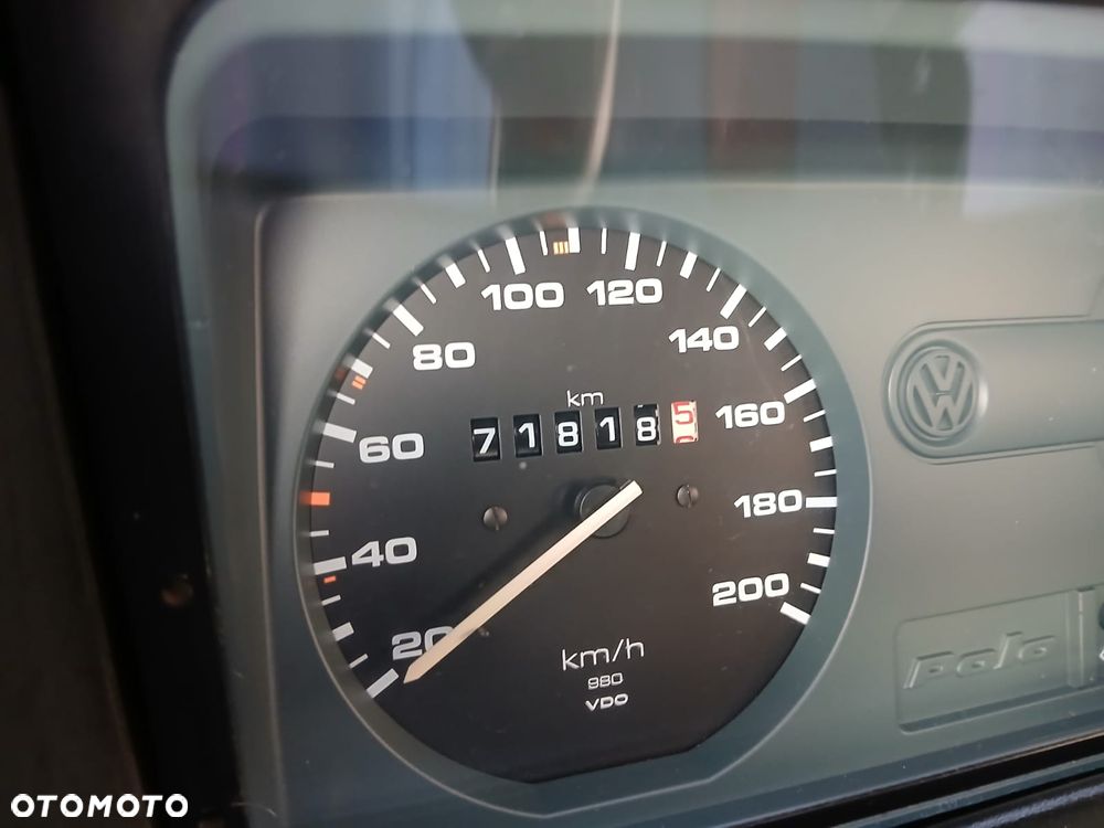 Volkswagen Polo 1.0 CL - 22