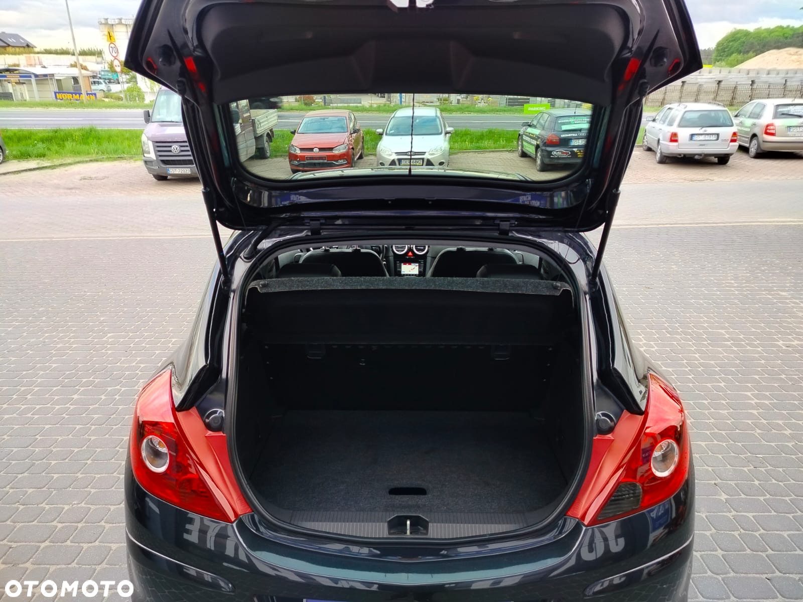 Opel Corsa 1.4 16V Color Edition - 26