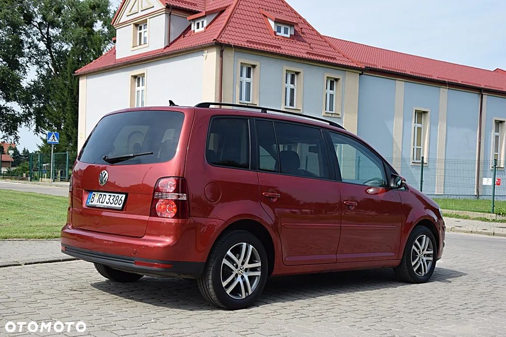Volkswagen Touran 1.4 TSI DSG Conceptline - 7