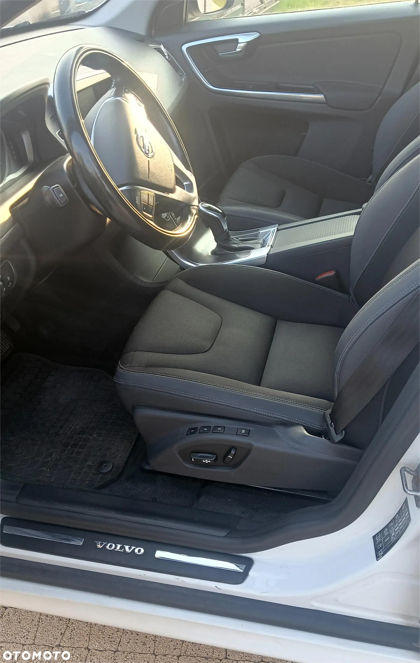 Volvo XC 60 D4 Drive-E Momentum - 13