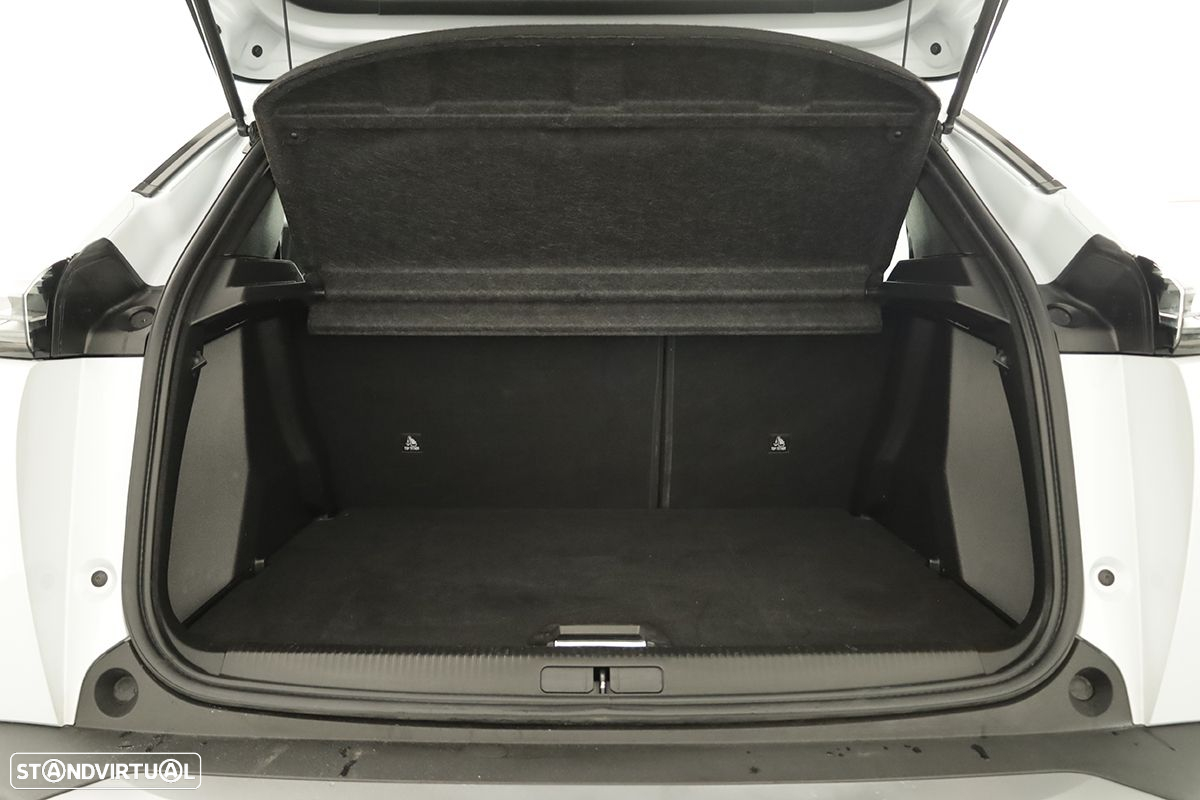 Peugeot 2008 1.2 PureTech Allure EAT8 - 24