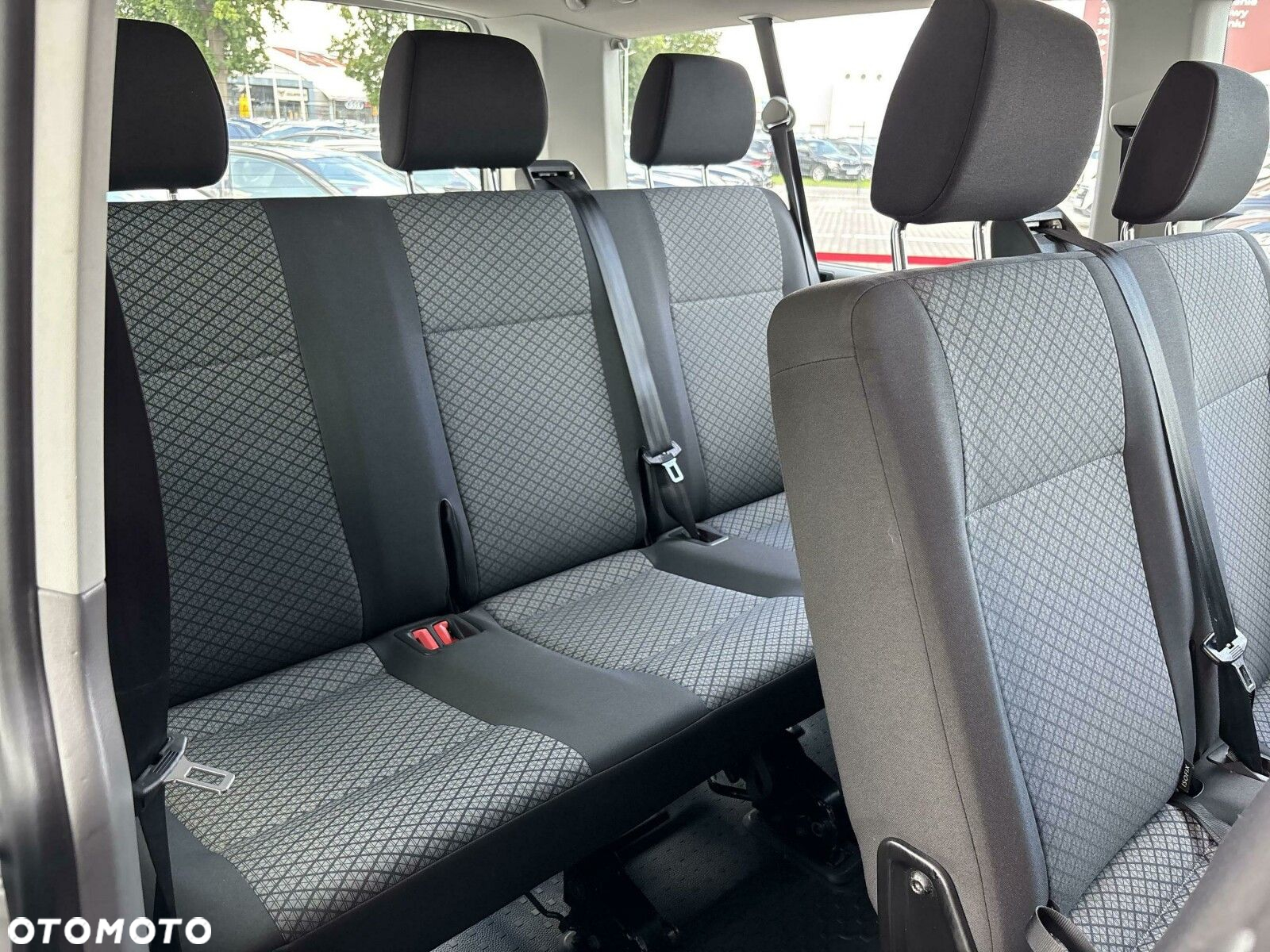 Volkswagen Caravelle - 26