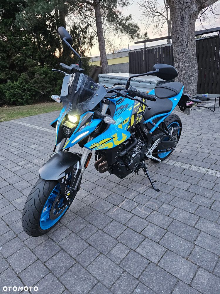 Suzuki GSX - 3