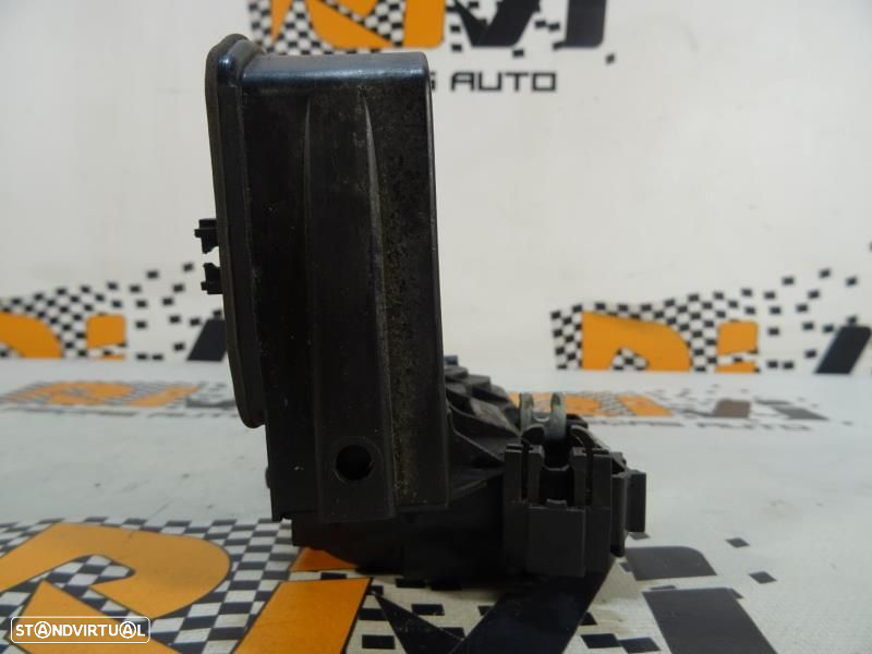 Fecho Da Porta Trás Esquerda Bmw 1 (F20)  7202147 / A 053702 - 2