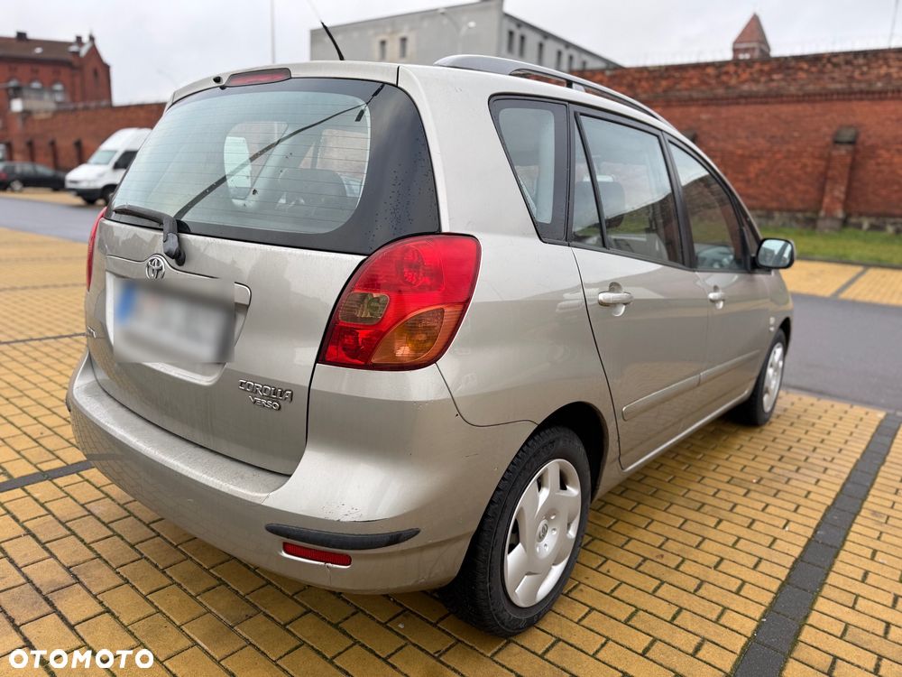 Toyota Corolla Verso 1.6 - 4