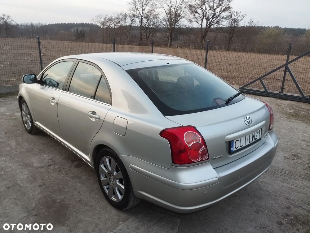 Toyota Avensis 2.0 D-4D Sol - 26