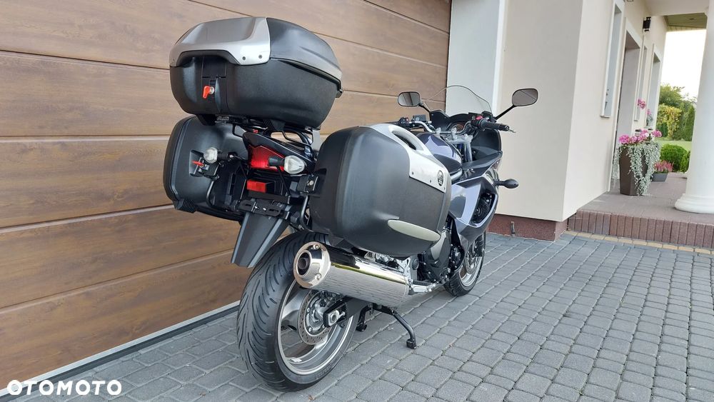 Suzuki GSX - 28