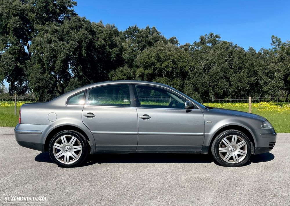 VW Passat 1.9 TDi Highline - 4