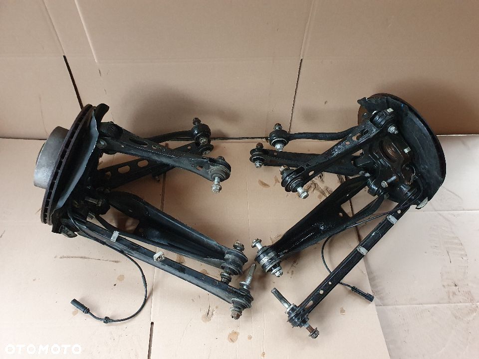 BMW F25 F26 X3 X4 PIASTA ZWROTNICA WAHACZ AMORTYZATOR X-DRIVE TYŁ