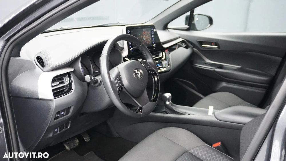 Toyota C-HR Hybrid Business-Edition - 11