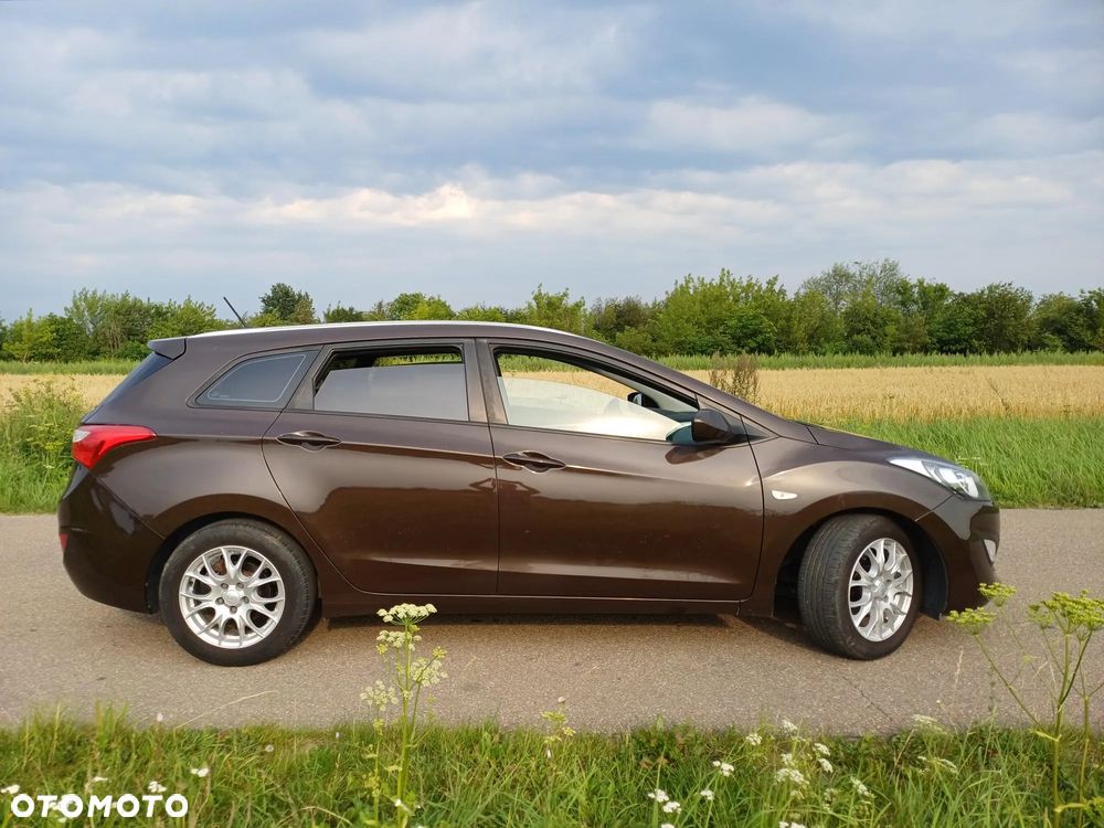 Hyundai i30 blue 1.6 GDI Trend - 6