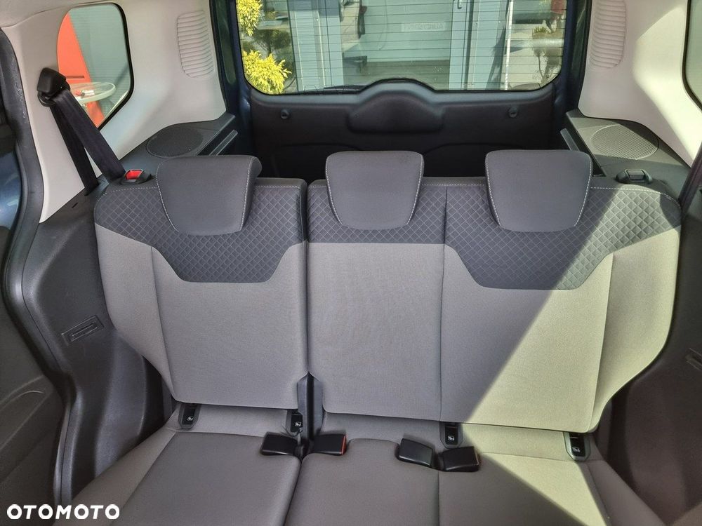 Ford Tourneo Courier - 15