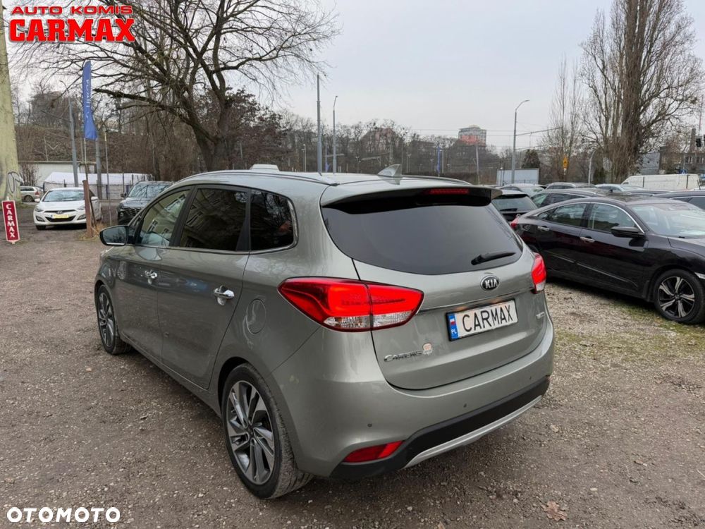 Kia Carens - 5