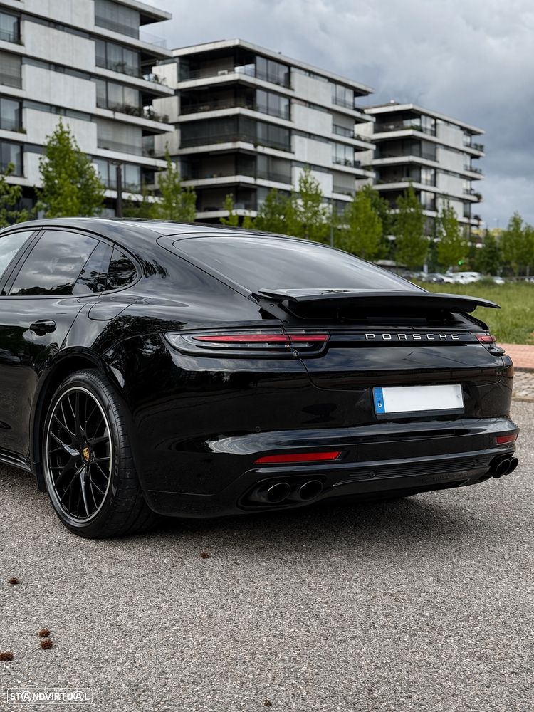 Porsche Panamera 4 E-Hybrid Platinum Edition - 3